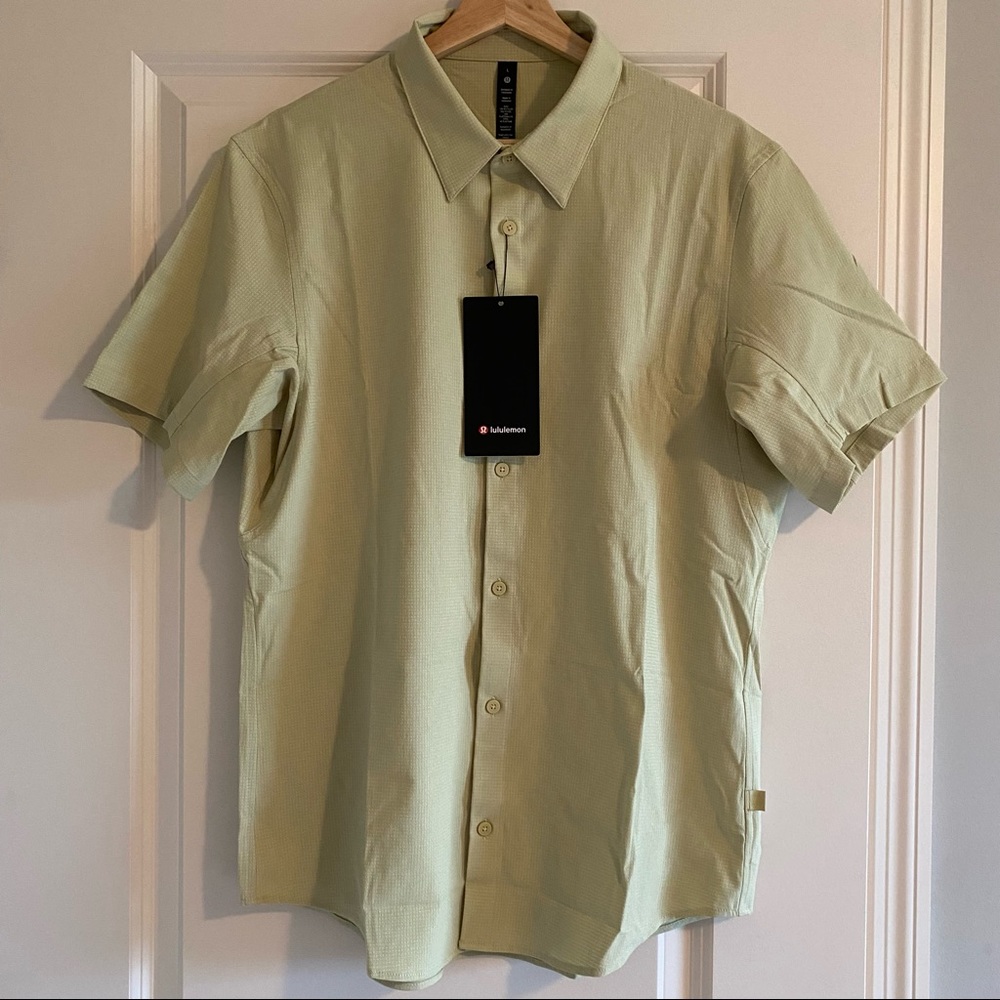 Lululemon Airing Easy Short Sleeve shirt size L large
